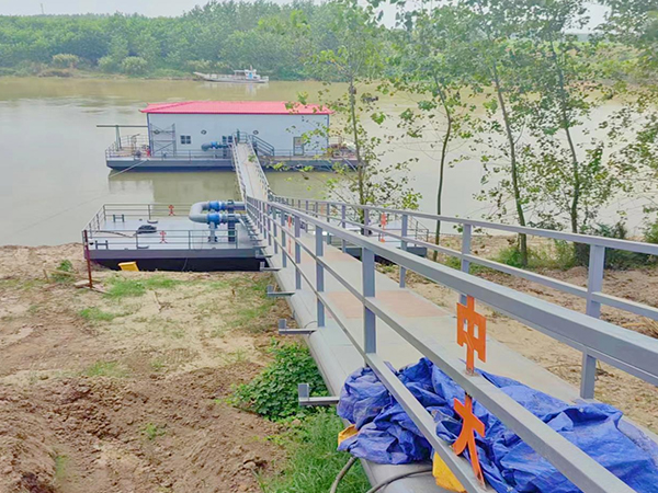多級(jí)浮箱搖臂式取水泵船